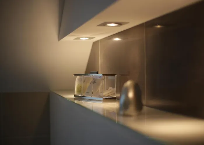 Alojamento de Acomodação e Pequeno-almoço Appart-hotel Reb_art 4*